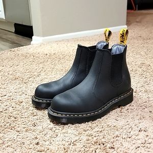 Dr. Martens airwair cushion sole women's size 6 Chelsea boot